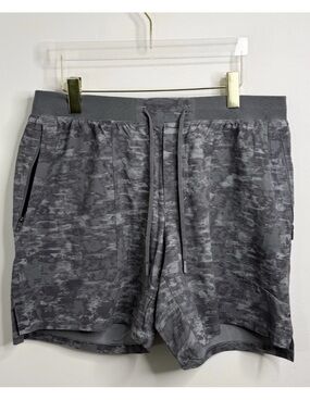 Lululemon Men's XL License To Train Short 7” Inseam Linerless Gray Camo EUC